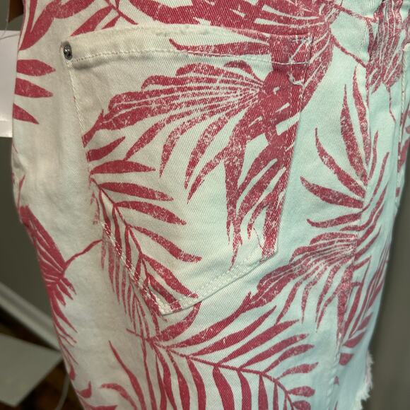 Kensie Jeans Vintage Luxe Skirt NWT Women’s Distressed Palm Trees Raw Hem 6/28 - Picture 4 of 9